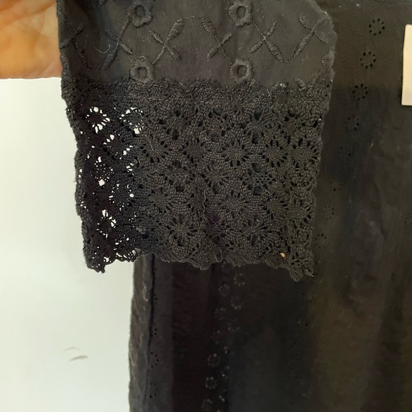 Gap Black Eyelit Black Blouse Shirt Women's XS Extra Small NWT - Picture 6 of 7